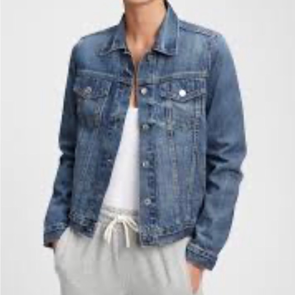Vintage 90’s Gap Icon Denim Jacket in Size Large